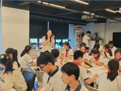 将正在课程开辟取扶植中